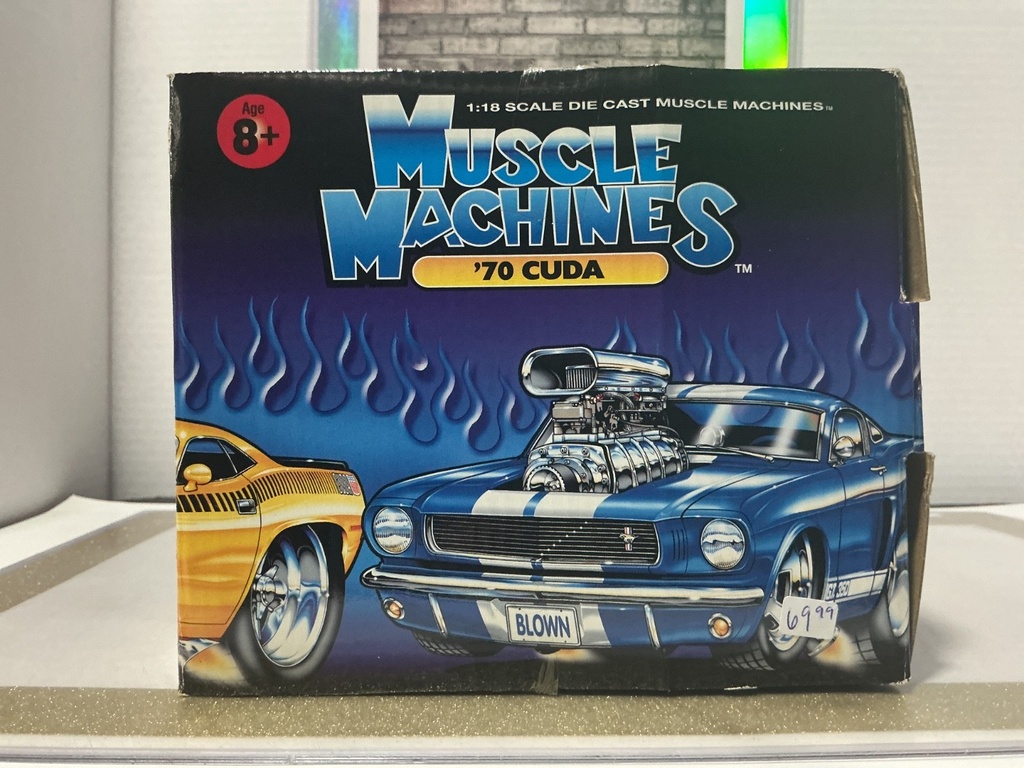 1/18: MUSCLE MACHINES ‘70 CUDA PINK W/ FLAMES image