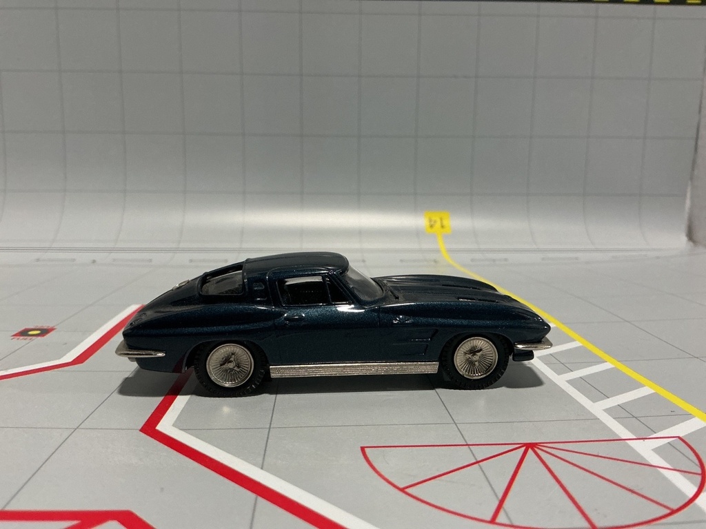 1:43 BROOKLIN MODELS - BRK 21 1963 CHEVROLET CORVETTE STINGRAY COUPE image