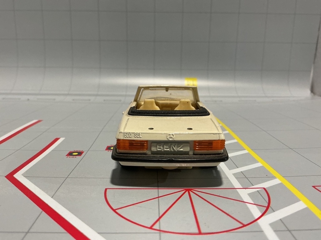 1:40 MERCEDES BENZ 500 SEL SS-911 CREAM ON TAN image