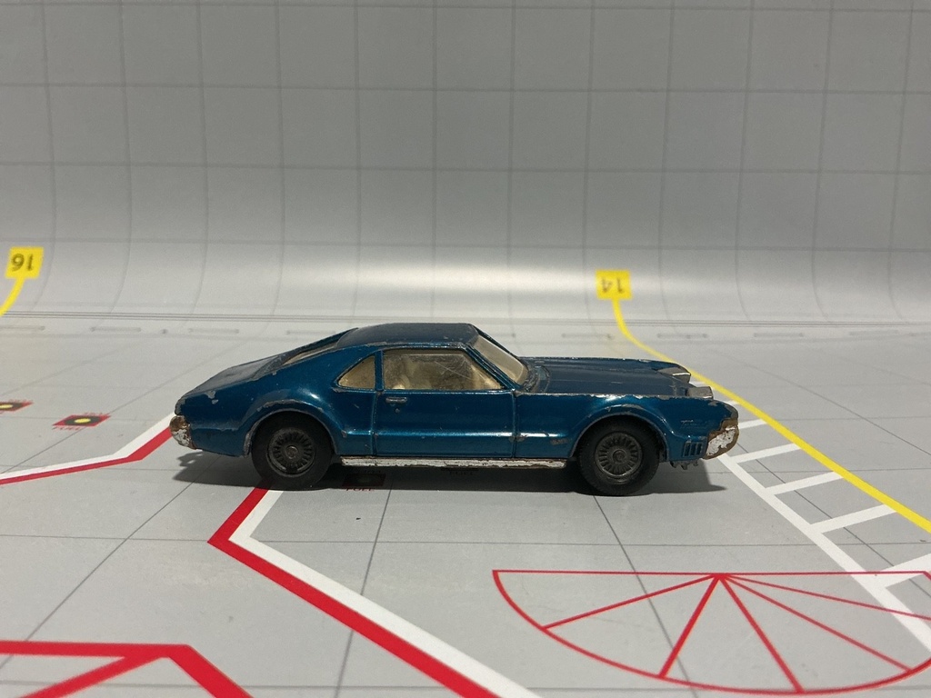 1:43 CORGI OLDSMOBILE TORONADO BLUE ON TAN image