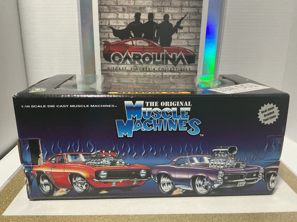 1/18: MUSCLE MACHINES GREEN ‘69 CHARGER image