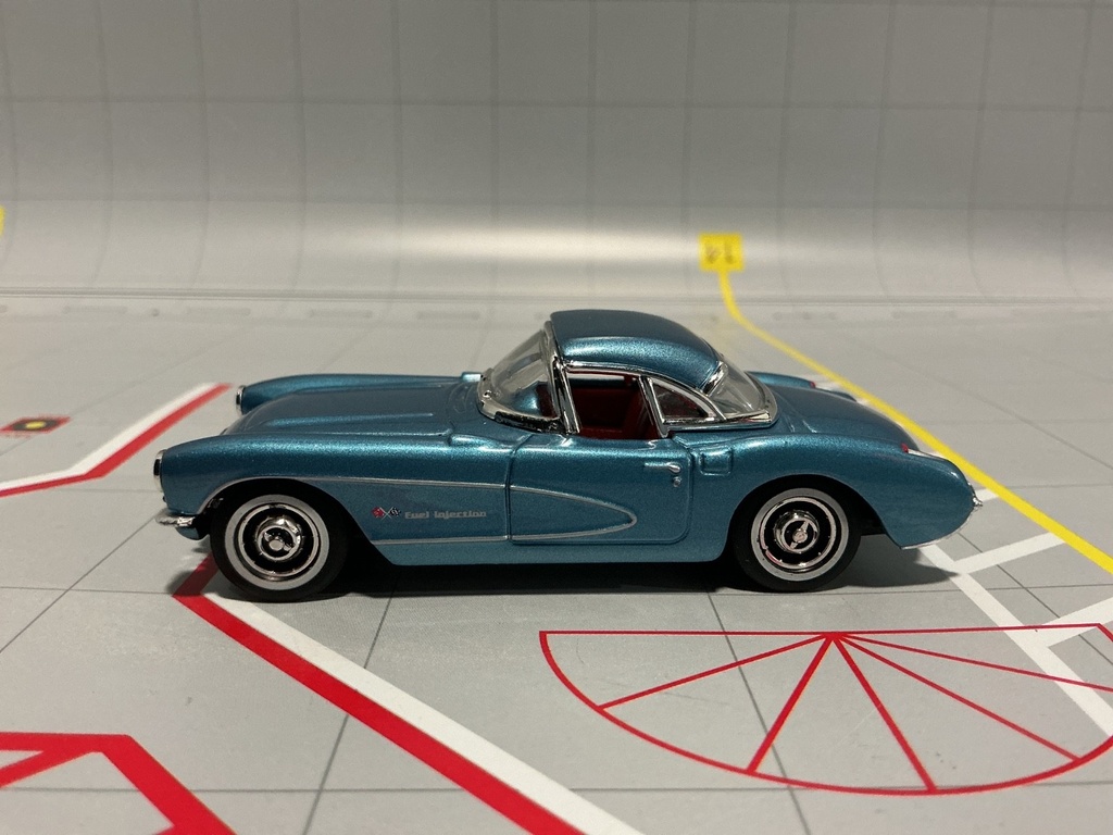 1:43 DINKY / MATCHBOX 1957 CHEVROLET CORVETTE DYM 92139 BLUE ON RED image