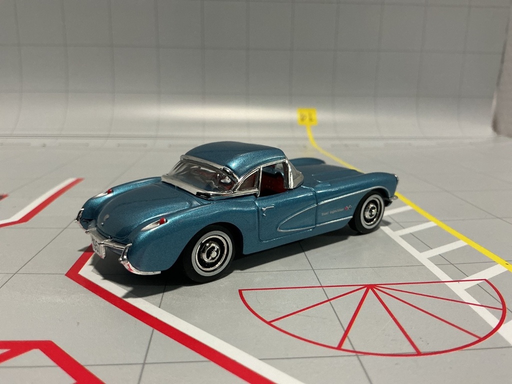 1:43 DINKY / MATCHBOX 1957 CHEVROLET CORVETTE DYM 92139 BLUE ON RED image