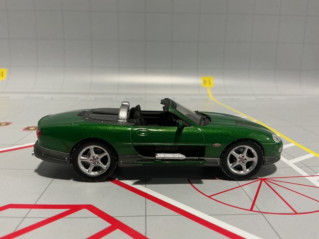 1:43 MINICHAMPS BOND COLLECTION JAGUAR XKR ROADSTER GREEN ON BLACK image