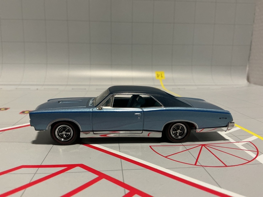 1:43 MATCHBOX MODELS OF YESTERYEAR 1967 PONTIAC GTO *MISSING FRONT GRILL image