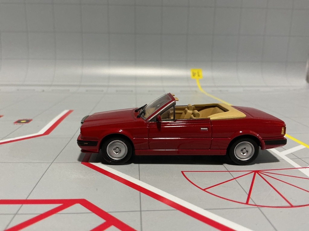 1:43 GRANI AND PARTNERS MASERATI BITURBO SPYDER 1985 RED ON TAN image