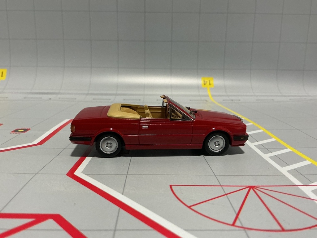 1:43 GRANI AND PARTNERS MASERATI BITURBO SPYDER 1985 RED ON TAN image