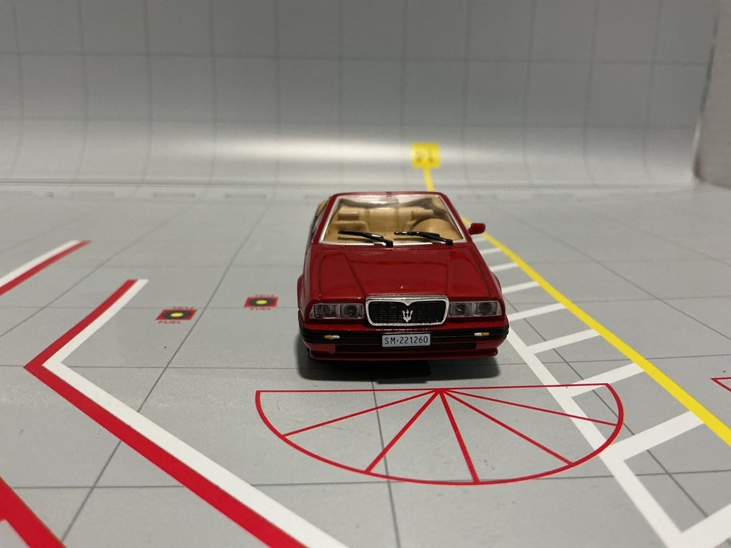 1:43 GRANI AND PARTNERS MASERATI BITURBO SPYDER 1985 RED ON TAN image