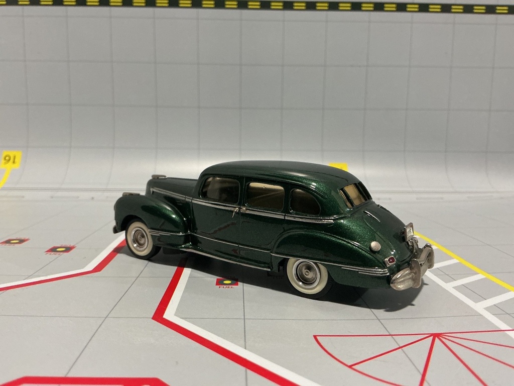 1:43 WESTERN MODELS 1942 HUDSON COMMODORE 8 GREEN image