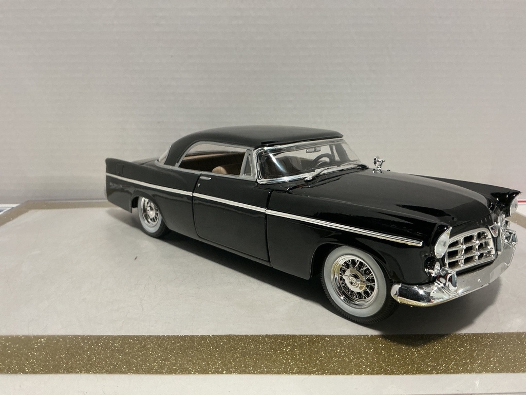 1/18 MAISTO 1956 CHRYSLR 300B BLACK ON TAN *LIGHT PAINT RASH* image