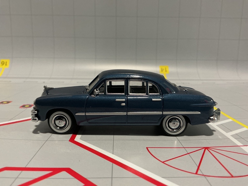 1:43 FIRST RESPONSE REPLICAS 1940/ 1950 FORD image