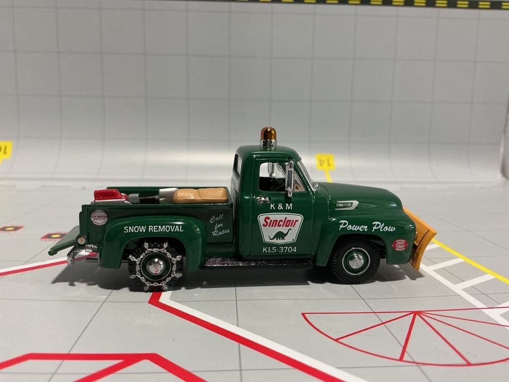 1:43 MATCHBOX MODELS OF YESTERYEAR YRS04 GREEN 1954 FORD F100 SNOW PLOW image