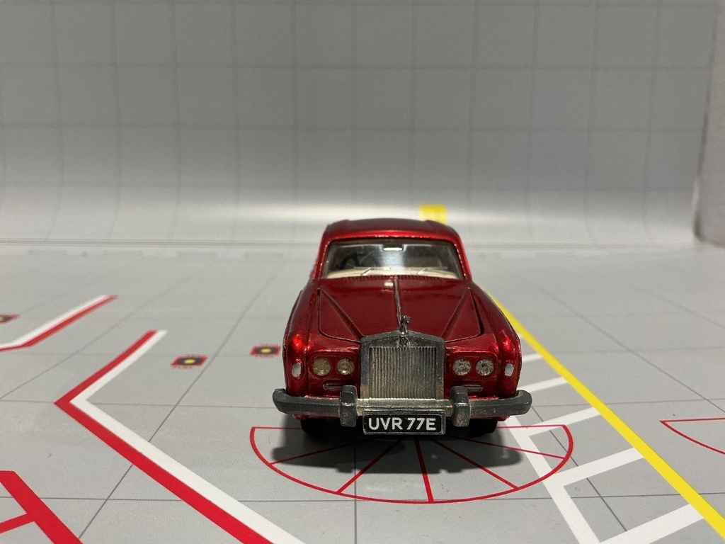 1:43 DINKY TOYS #891681 ROLLS ROYCE SILVER SHADOW RED image