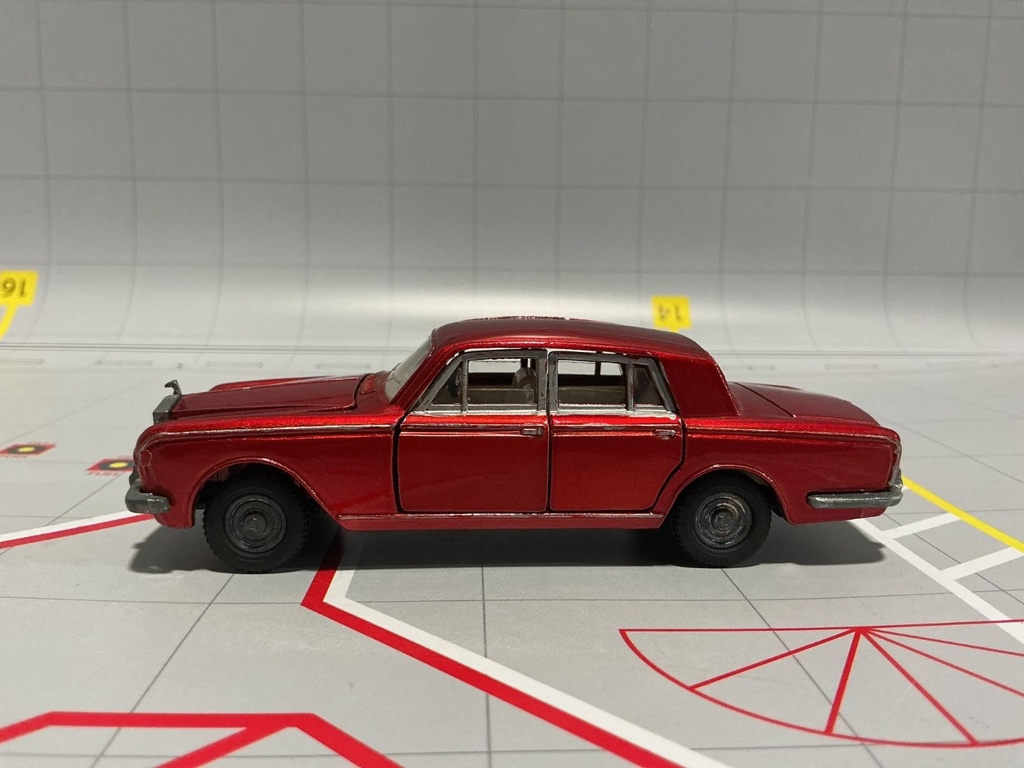 1:43 DINKY TOYS #891681 ROLLS ROYCE SILVER SHADOW RED image