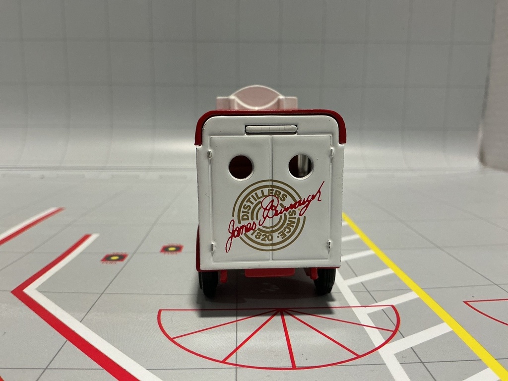 1:43 MATCHBOX MODEL OF YESTERYEAR 1929 MORRIS LIGHT VAN image
