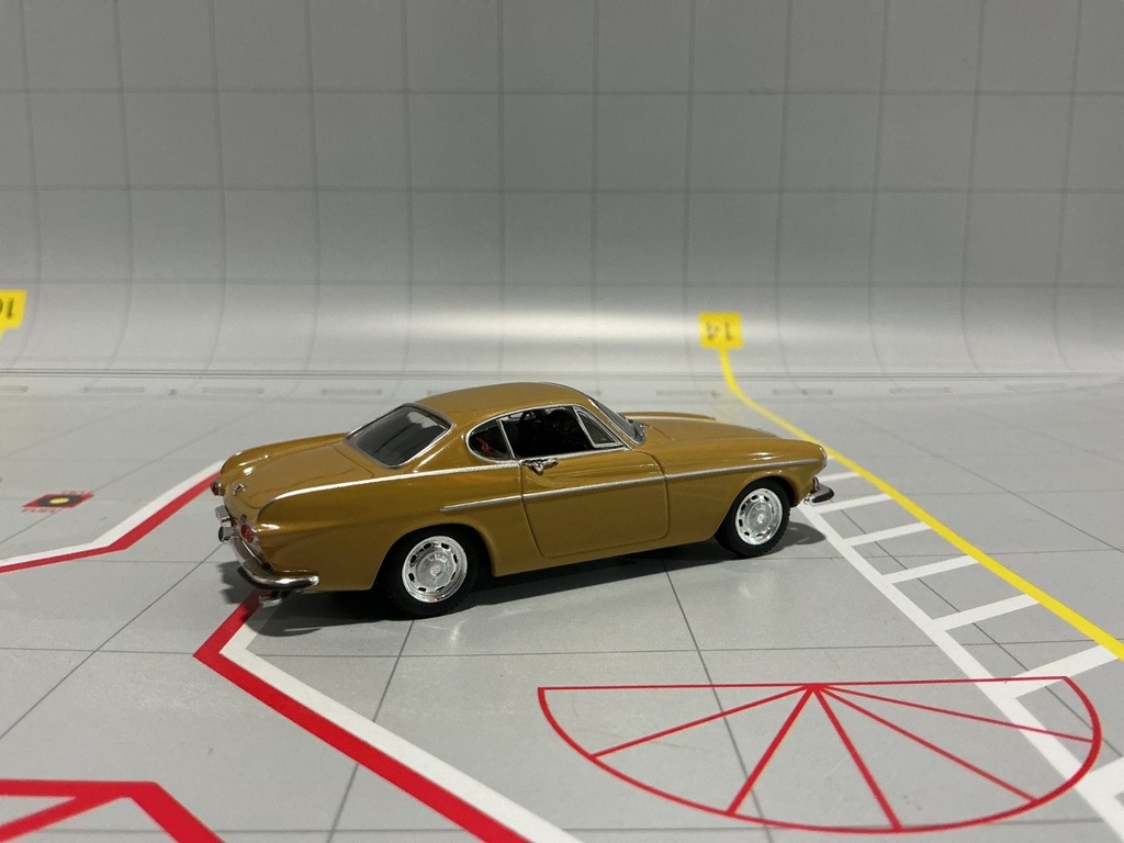 1:43 PAUL’S MODEL ART MINICHAMPS VOLVO P 1800 ES 1964-73 YELLOW image