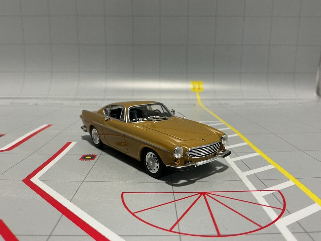 1:43 PAUL’S MODEL ART MINICHAMPS VOLVO P 1800 ES 1964-73 YELLOW image