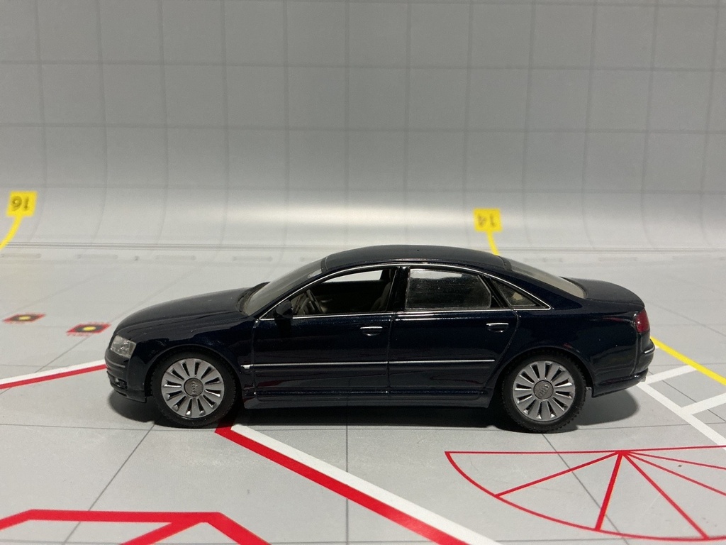 1:43 MINICHAMPS / PAUL’S MODEL ART AUDI A8 DARK BLUE image