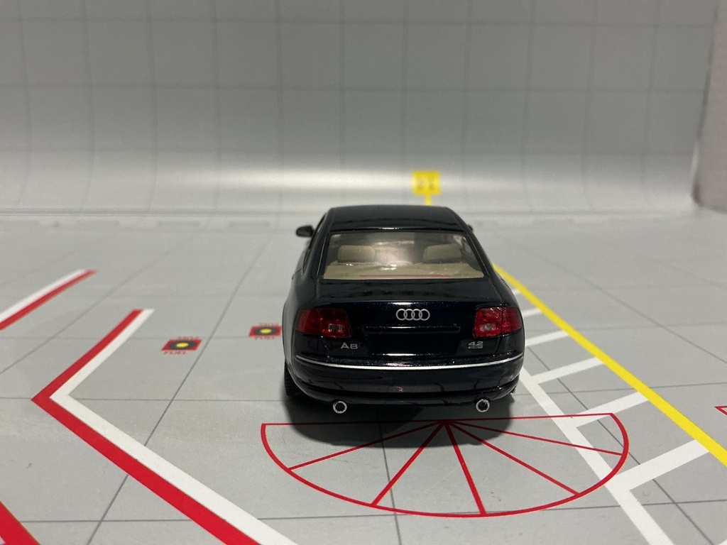 1:43 MINICHAMPS / PAUL’S MODEL ART AUDI A8 DARK BLUE image
