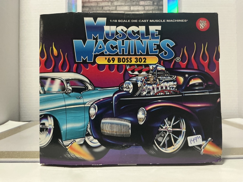 1/18: MUSCLE MACHINES YELLOW ‘69 BOSS 302 image