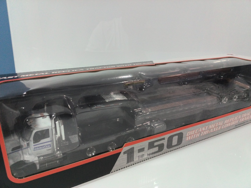 1:50 FIRST GEAR KENWORTH T880 WITH LOWBOY TRAILER KOMATSU 50-3281 - Photo 2