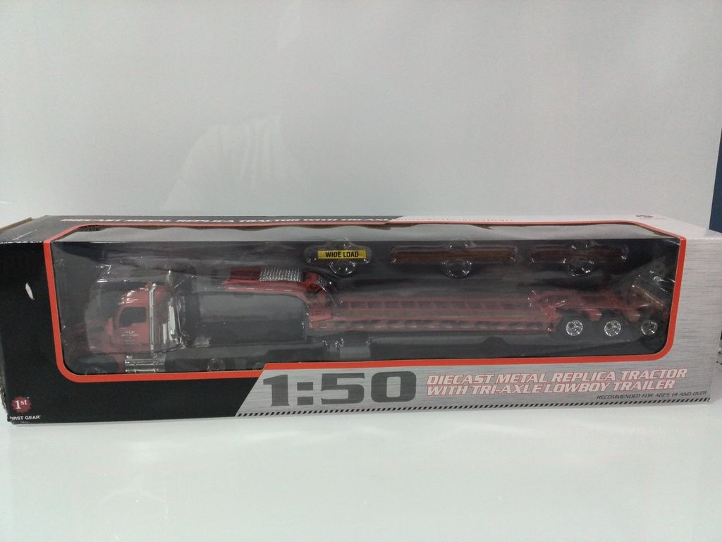 1:50 FIRST GEAR RLF HEAVY HAULING AND RIGGING WITH LOWBOY TRAILER - Photo 3