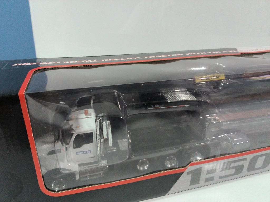 1:50 FIRST GEAR KENWORTH T880 TRI AXLE WITH LOWBOY KOMATSU TALBERT - Photo 2