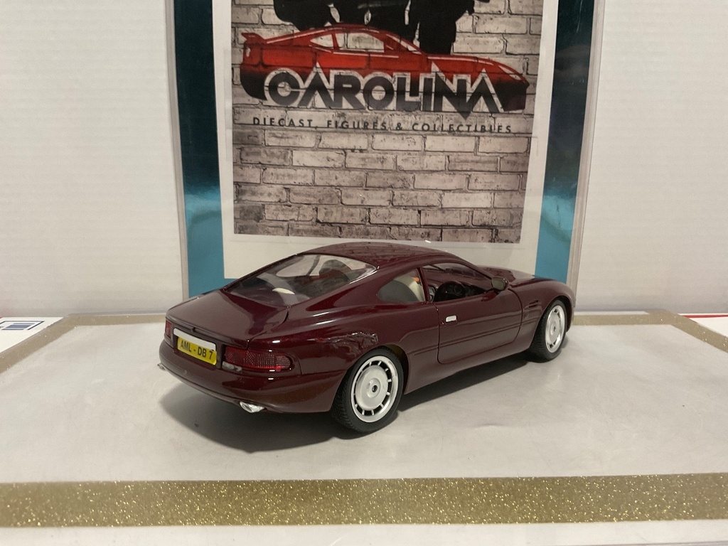 1/18: GUILOY ASTON MARTIN OB7 PLUM ON WHITE image