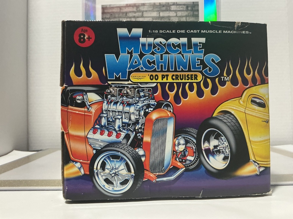1/18: MUSCLE MACHINES RED WHITE & BLUE ‘00 PT CRUISER image