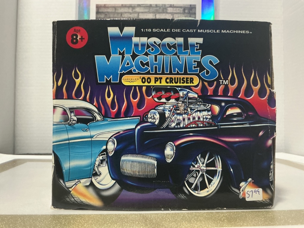 1/18: MUSCLE MACHINES RED WHITE & BLUE ‘00 PT CRUISER image