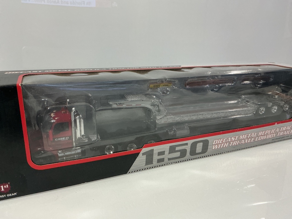 1:50 FIRST GEAR KENWORTH T880 TRI AXLE WITH LOW BOY TRAILER CASE - Photo 2