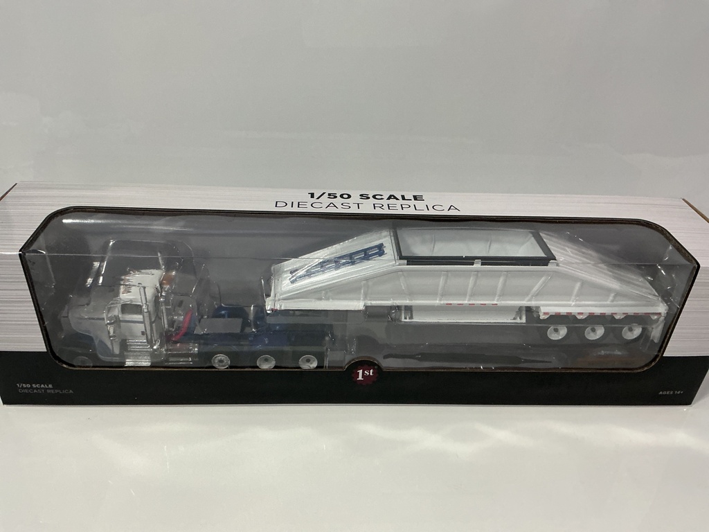 1: 50 FIRST GEAR PETERBILT 367 TRIPLE AXLE WITH BOTTOM DUMP TRAILER  - Photo 3