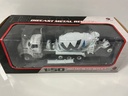 1:50 FIRST GEAR KENWORTH T880 MCNEILUS BRIDGEMASTER CONCRETE MIXER  - Photo 2