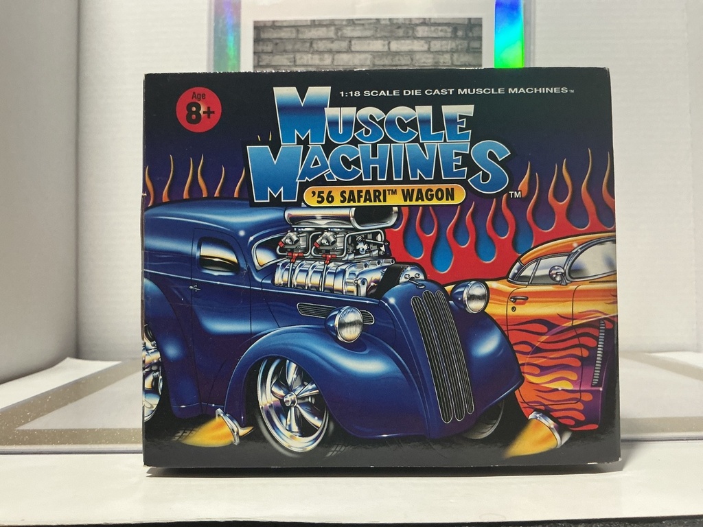 1/18: MUSCLE MACHINES ‘56 SAFARI WAGON image