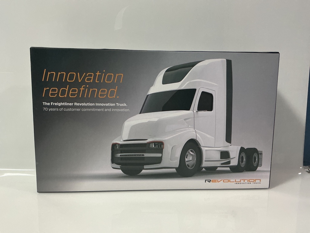 1:53 TONKIN REVOLUTION INNOVATIVE TRUCK - Photo 2