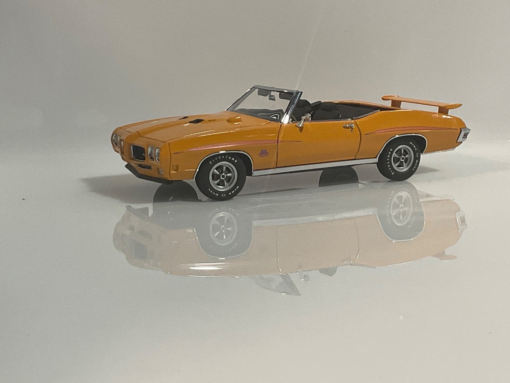 1/24 GMP 1970 GTO JUDGE CONVERTIBLE LIGHT RASHING ON CAR  - Photo 8