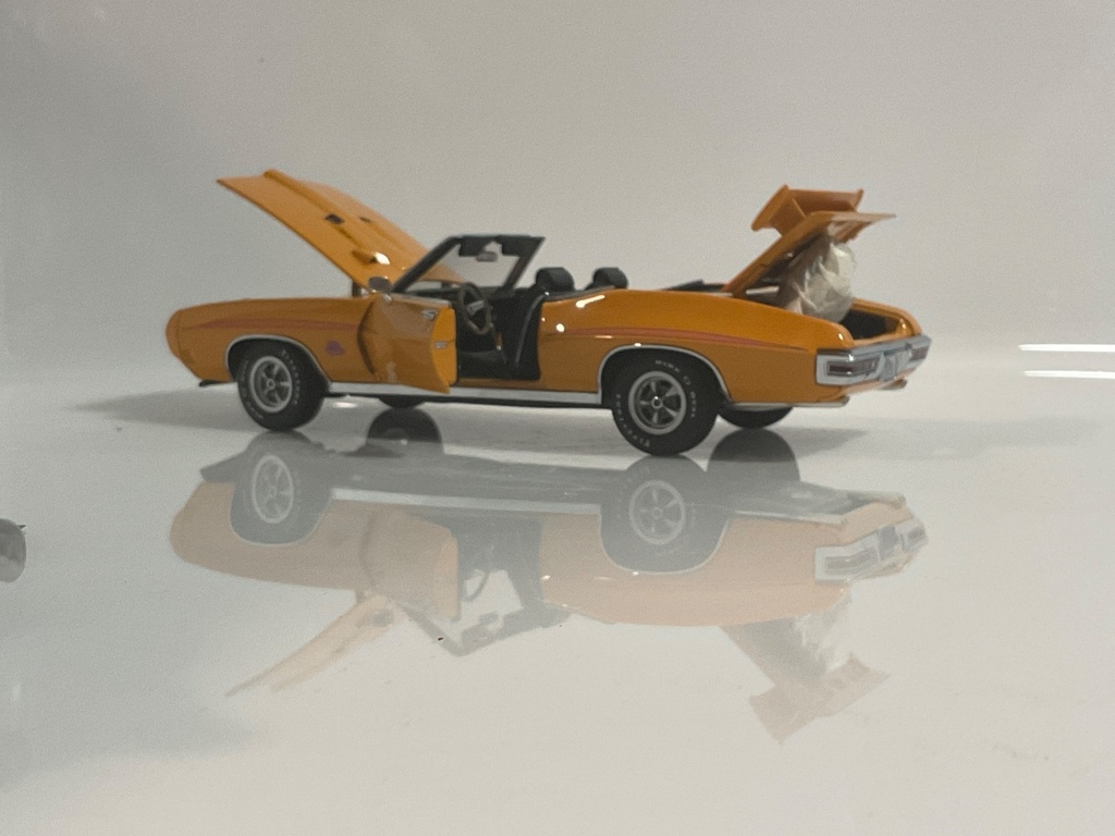 1/24 GMP 1970 GTO JUDGE CONVERTIBLE LIGHT RASHING ON CAR  - Photo 11