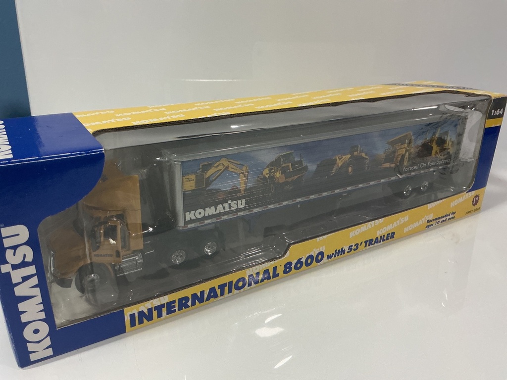 1:64 FIRST GEAR INTERNATIONAL 8600 WITH KOMATSU TRAILER #69–0018 - Photo 2