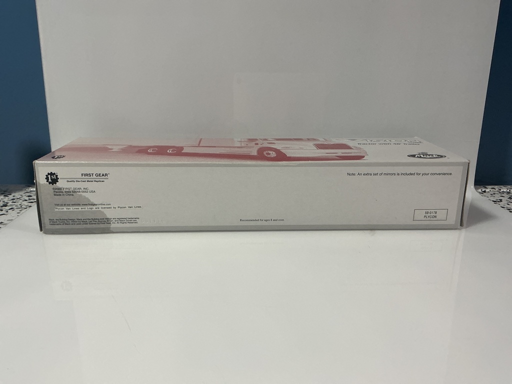 1:54 MAC VISION TRACTOR WITH PLYCON 48 FOOT TRAILER  #59–0178 - Photo 2