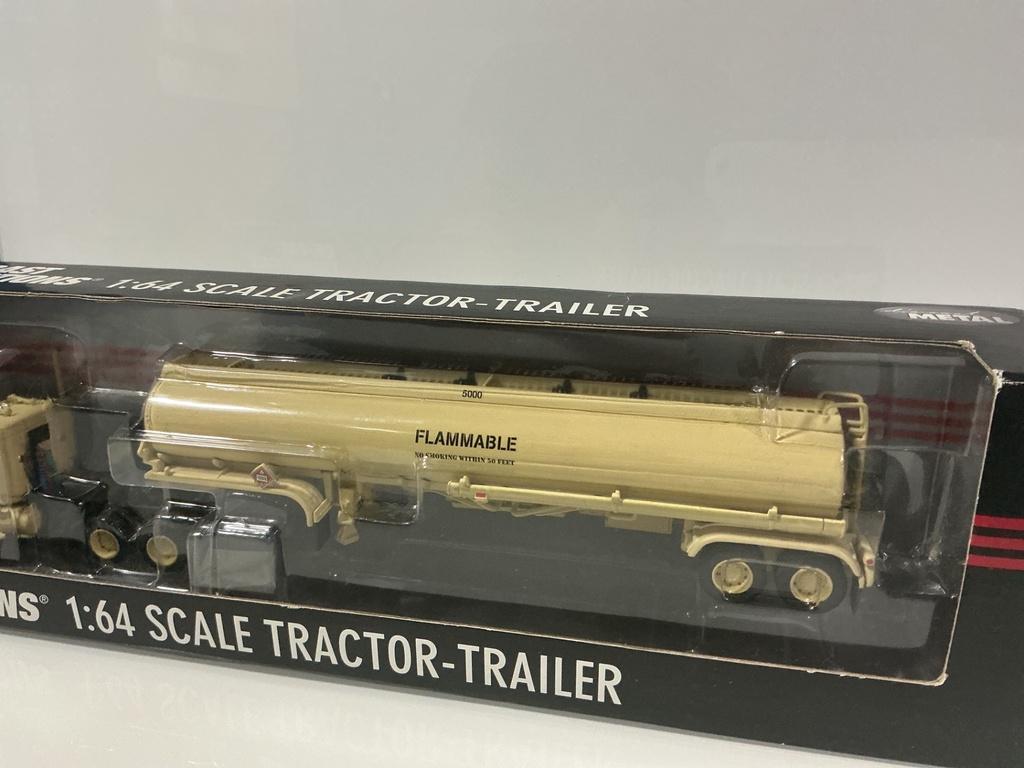 1:64 DIECAST PROMOTIONS DCP MILITARY KENWORTH WITH PETROLEUM TANKER #32073 - Photo 3
