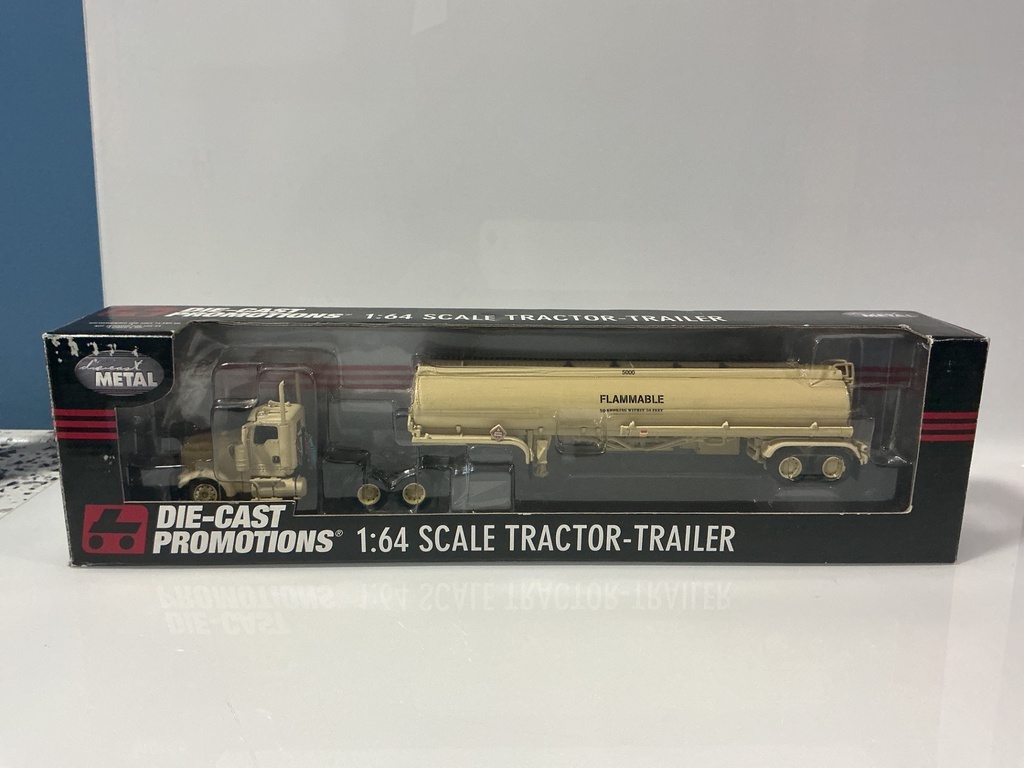 1:64 DIECAST PROMOTIONS DCP MILITARY KENWORTH WITH PETROLEUM TANKER #32073 - Photo 4