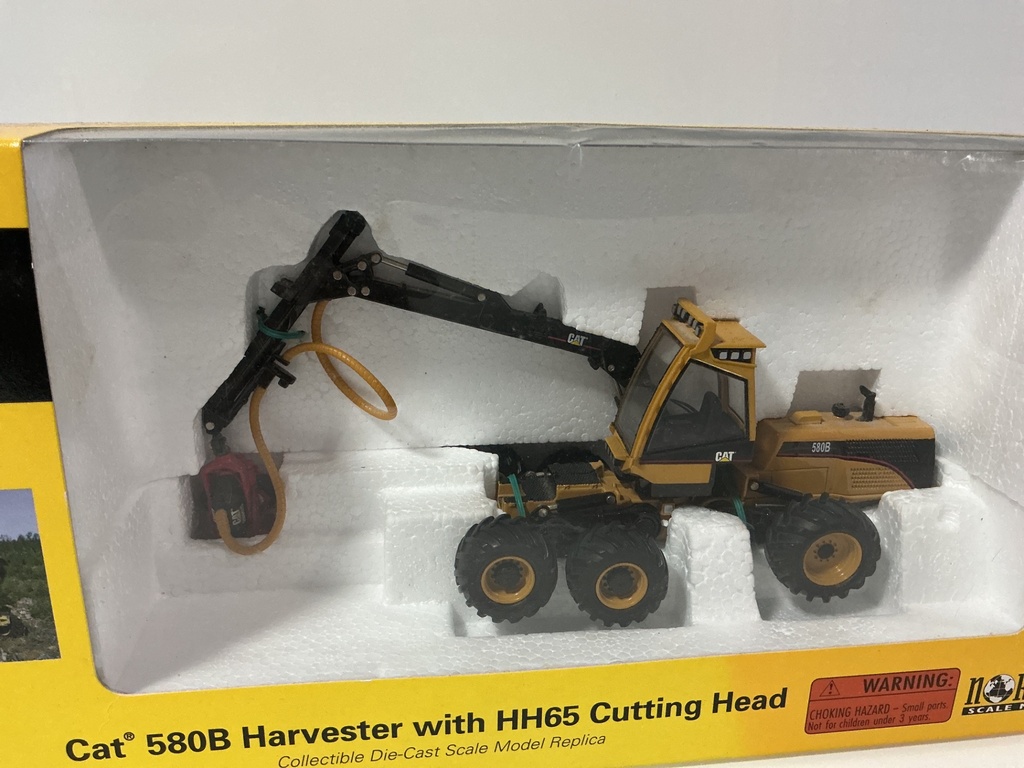 1: 50 NORSCOT MODELS CAT 580B HARVESTER & HH65 CUTTING HEAD #55123 - Photo 2