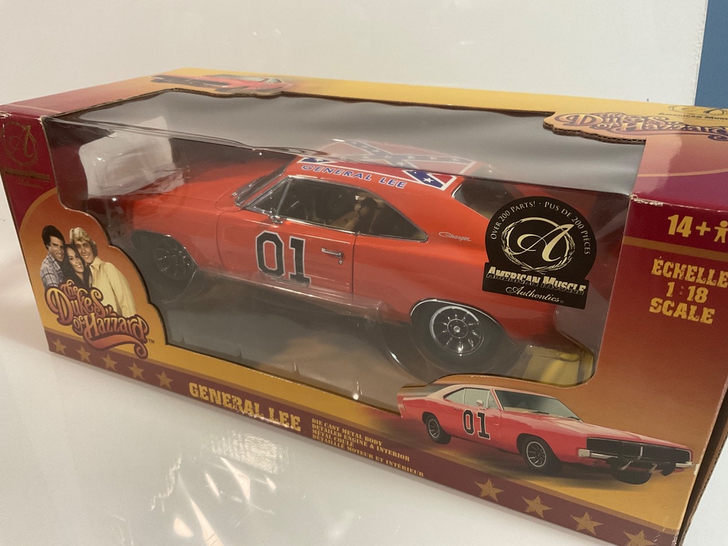 1/18 AMERICAN MUSCLE AUTHENTICS GENERAL LEE  DUKES OF HAZZARD  - Photo 3
