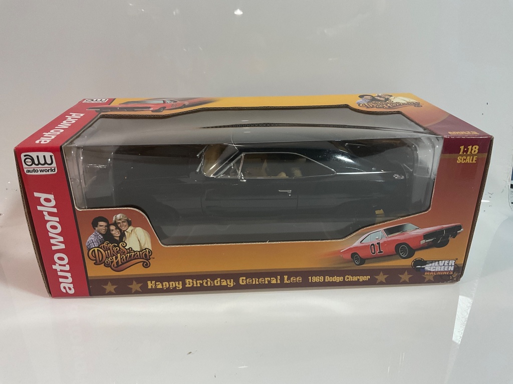 1/18 AUTO WORLD “HAPPY BIRTHDAY, GENERAL LEE” DUKES OF HAZZARD SILVER SCREEN  - Photo 4