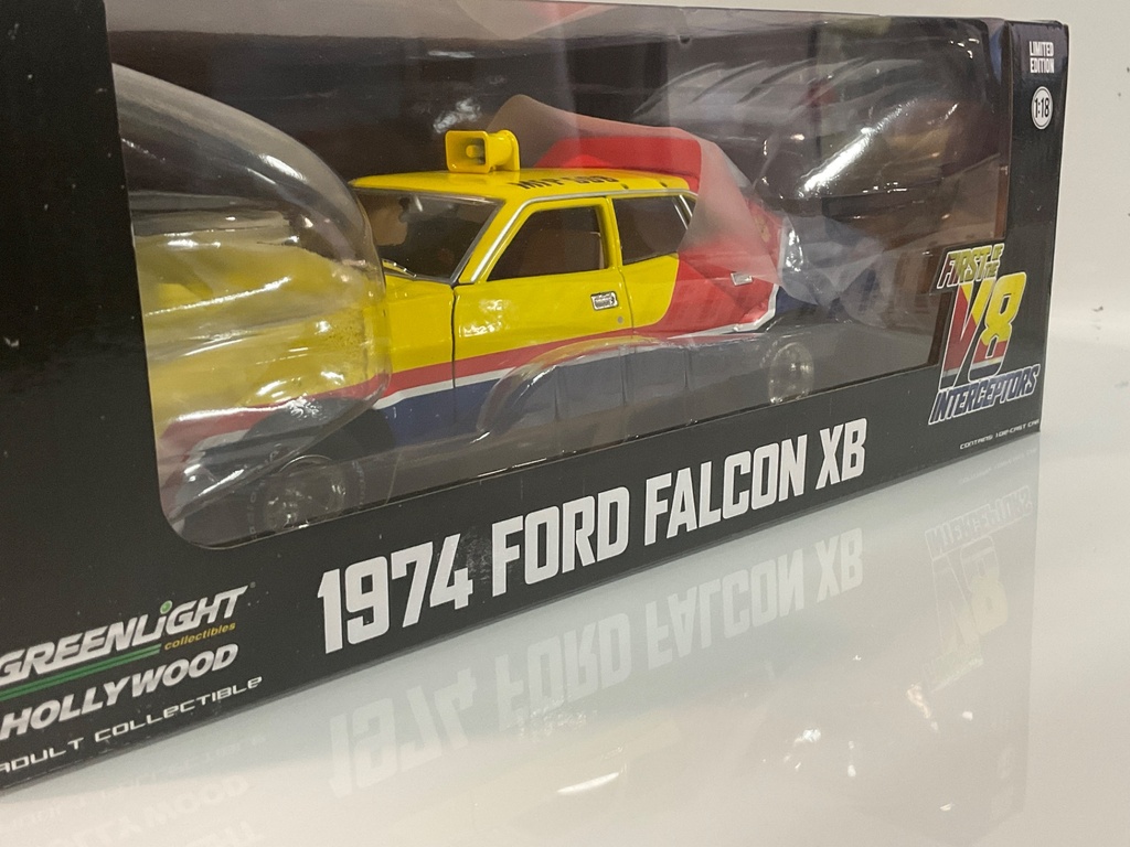 1/18 GREENLIGHT 1974 FORD FALCON V8 INTERCEPTORS  - Photo 2