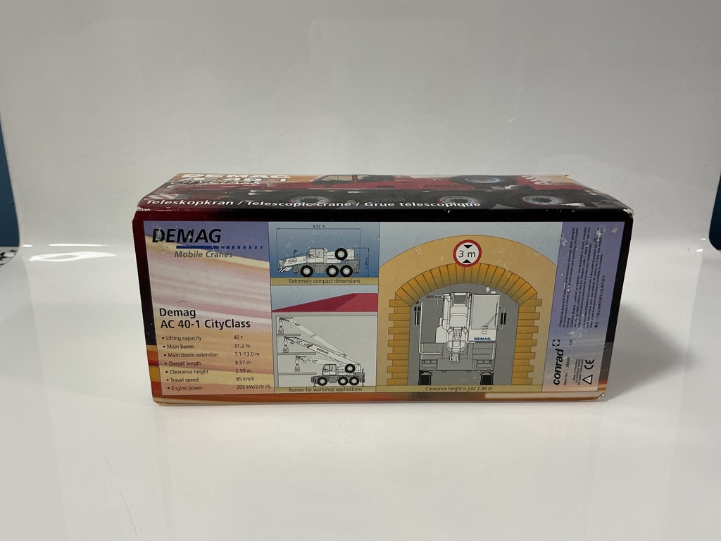 1:50 CONRAD DEMAG 40–1 CITY CLASS MOBILE CRANE - Photo 2