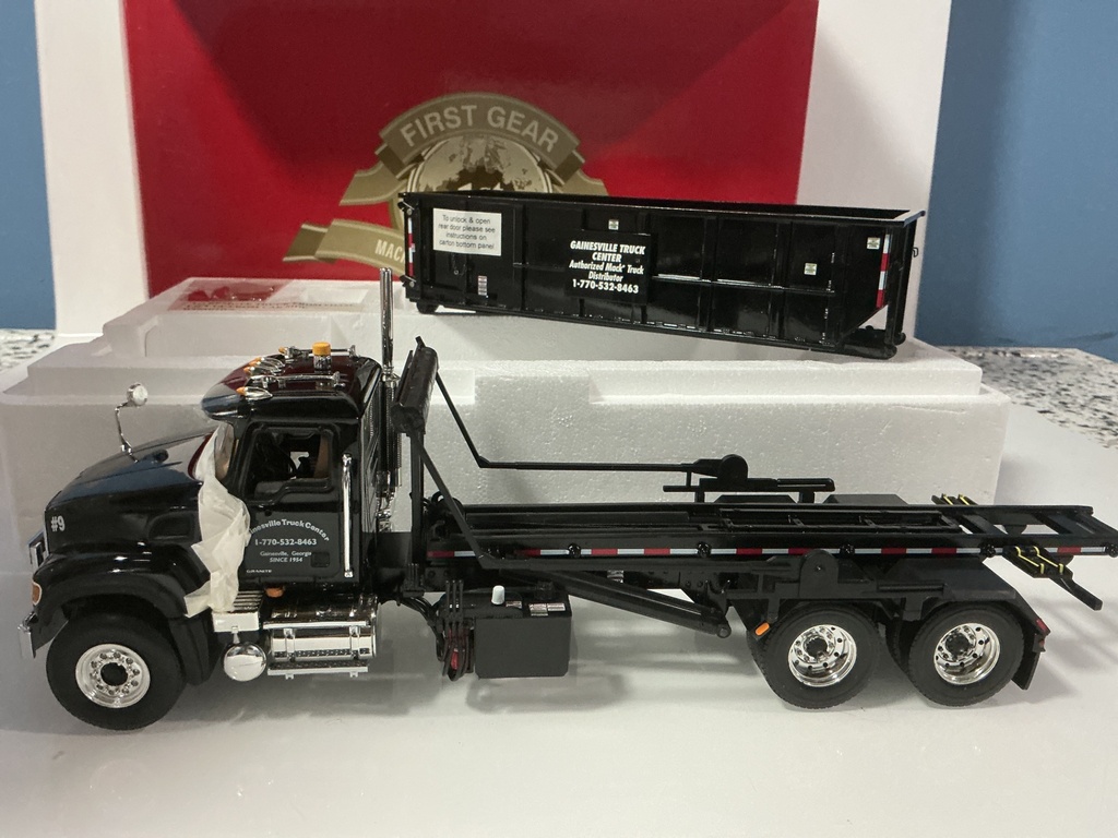 1: 34 FIRST GEAR MACK GRANITE ROLL-OFF TRUCK GAINESVILLE #19–3545 - Photo 3