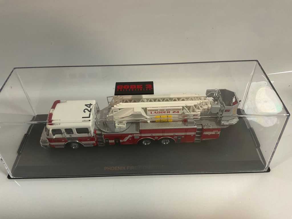 1/64 CODE 3 PHOENIX FIRE DEPT AMERICAN LAFRANCE TOWER LADDER - Photo 3