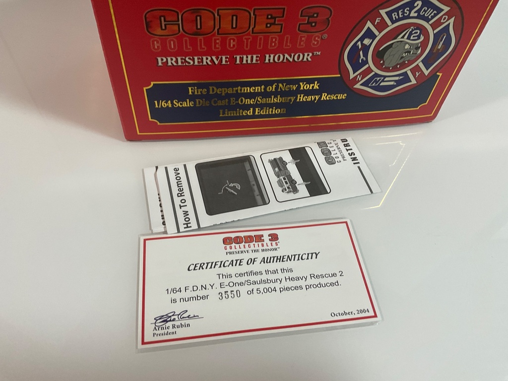 1/64 CODE 3 FDNY E-ONE SAULSBURY HEAVY RESCUE 2 12694 - Photo 2