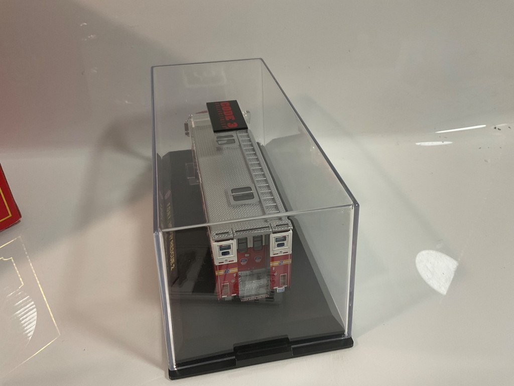 1/64 CODE 3 FDNY E-ONE SAULSBURY HEAVY RESCUE 2 12694 - Photo 7